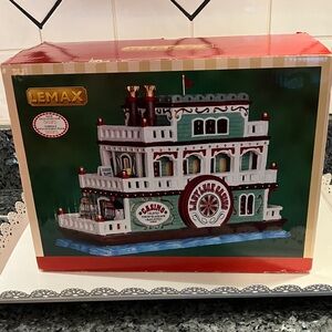 NWOT Lemax Lady Luck Riverboat Casino Lighted Porcelain Replica Paddlewheel Boat